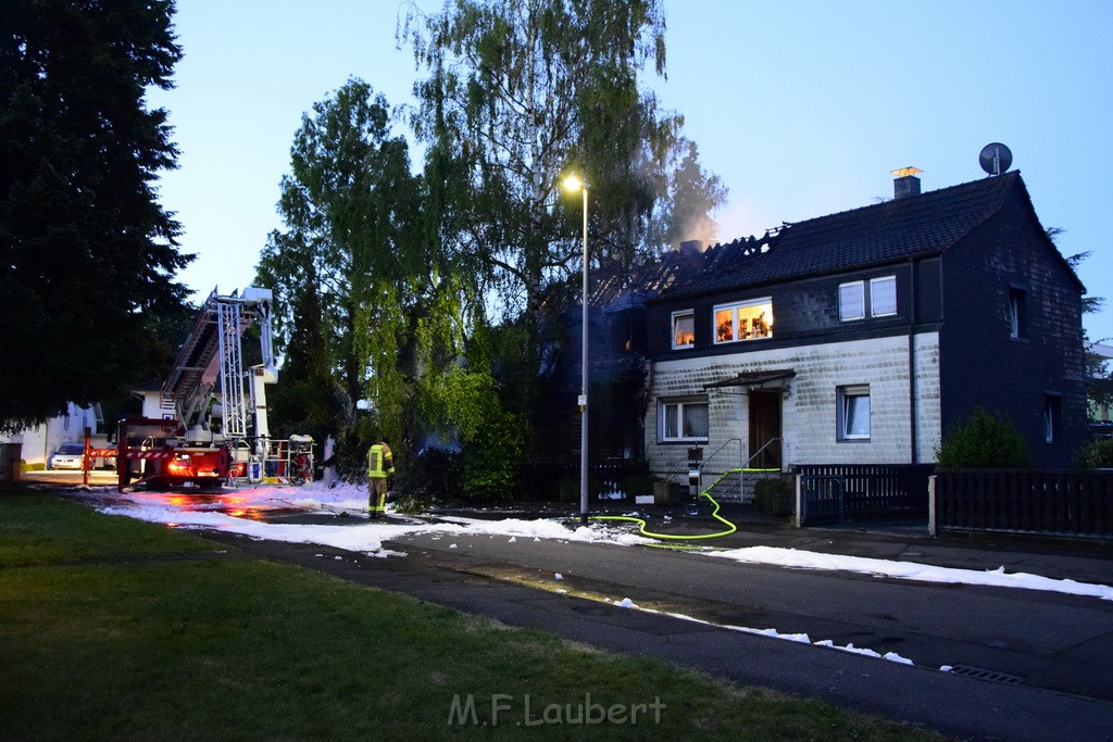 Grossfeuer Einfamilienhaus Siegburg Muehlengrabenstr P0713.JPG - Miklos Laubert